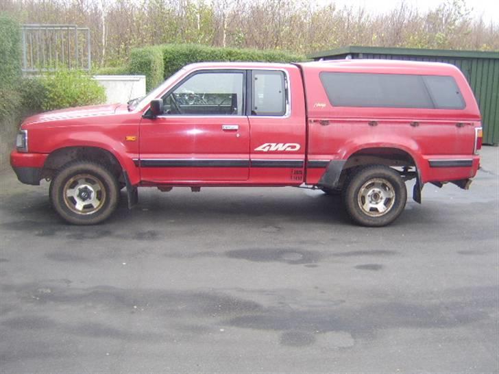 Mazda B2500 xcab plus 4x4 billede 1