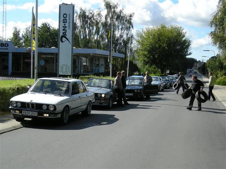 BMW E28 535i SOLGT billede 11