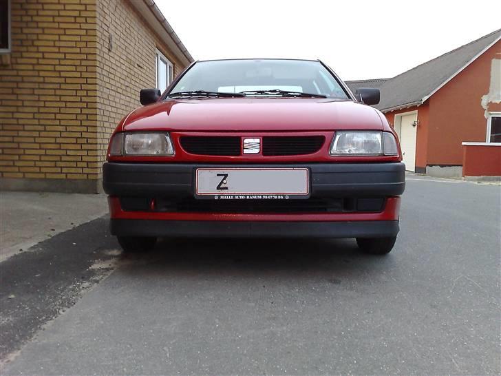 Seat Cordoba 1.6 (SKROTTET) - Kedelig, gammeldags front !! billede 1
