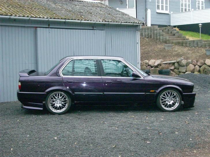 BMW 320 i E30 SOLGT - skørter kommer snart hjem... billede 11