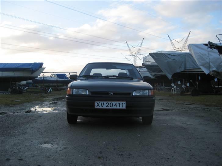 Mazda 323 billede 3