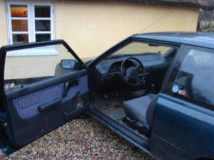 Mazda 323 bg SOLGT billede 9