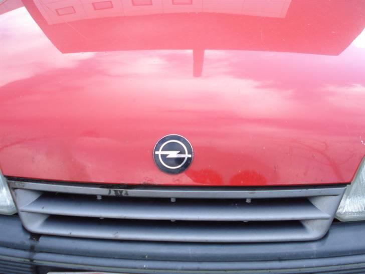 Opel kadett E 1,4i Fun *SOLGT* - stenslag der har fået lidt rep. billede 9