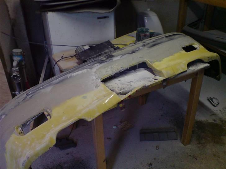 Toyota corolla DØD - nederste del fra en colt bag kofanger, monteret på toyota´en billede 11