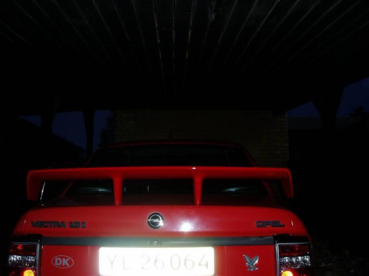 Opel Vectra a solgt - Den nye spoiler, syntes den er for fed billede 9