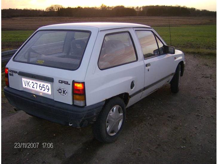 {{currentPhoto.altText}} billede {{currentPhoto.number}}