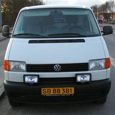 VW Transporter 2,4 TDi 
