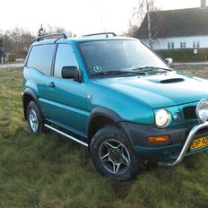 Nissan Terrano 2,7 SR (SOLGT)