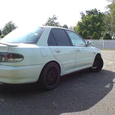 Mitsubishi Lancer Glxi