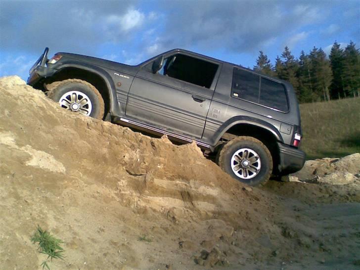 Mitsubishi pajero solgt billede 19