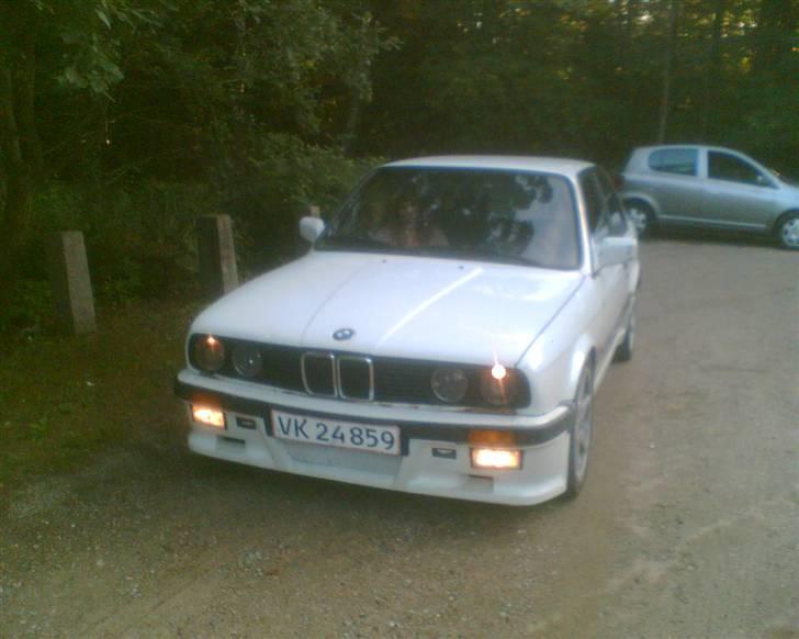 BMW 318i billede 1