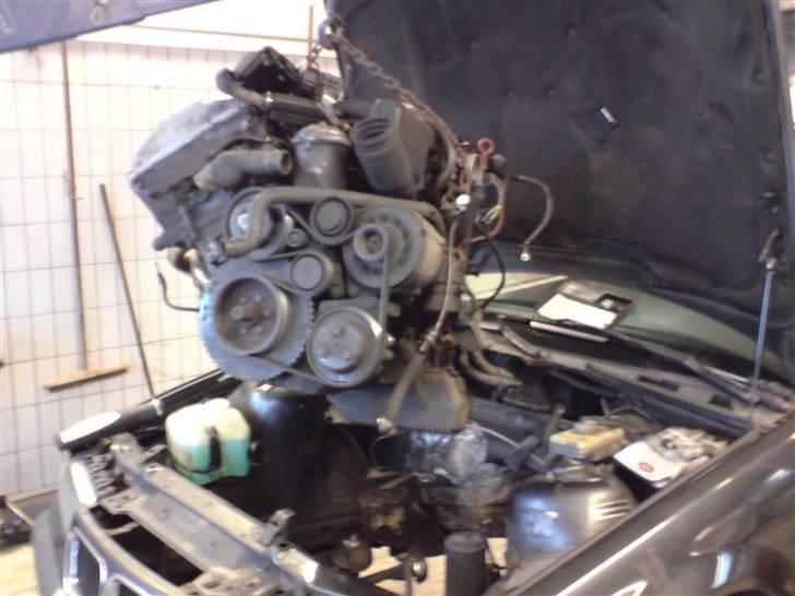 BMW 328i  aka 325i (SOLGT) - ud med lortet :-) billede 11