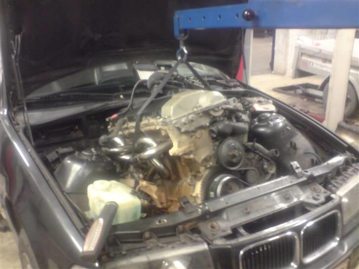 BMW 328i  aka 325i (SOLGT) - I med skidtet billede 13