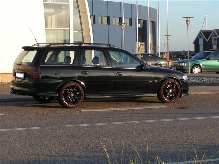 Opel Vectra B i500 Wagon - Drengene siger den mangler sænkning og tonede ruder... billede 1