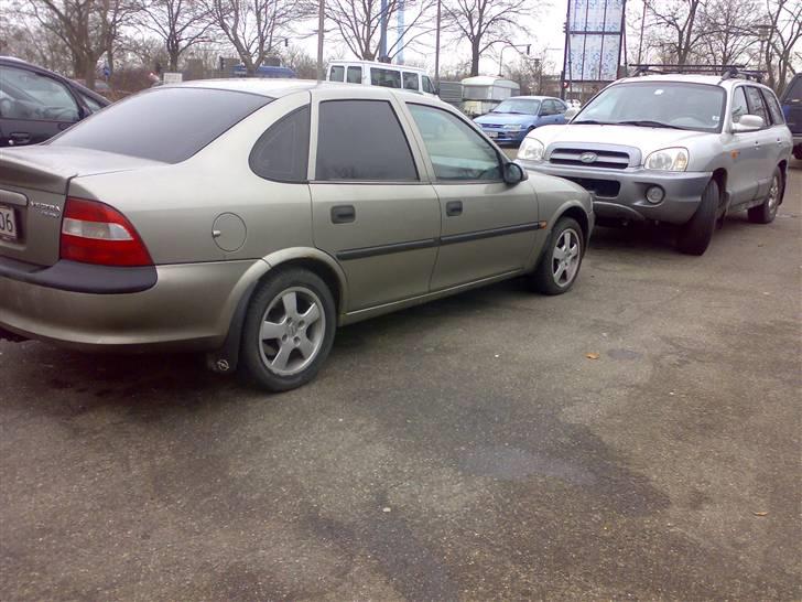 Opel Vectra 1,6 16V***SOLGT*** billede 3