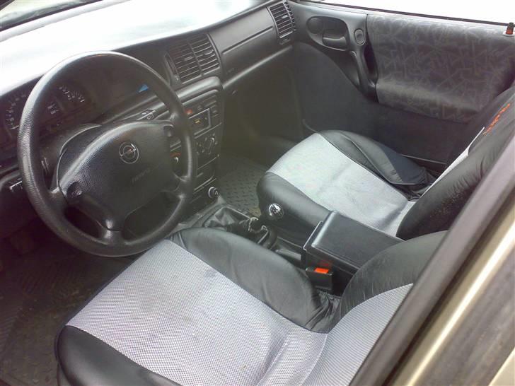 Opel Vectra 1,6 16V***SOLGT*** billede 5