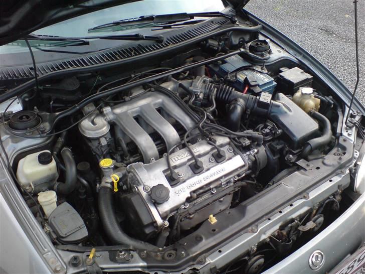 Mazda 323F BA GT V6-24v *SOLGT* billede 9