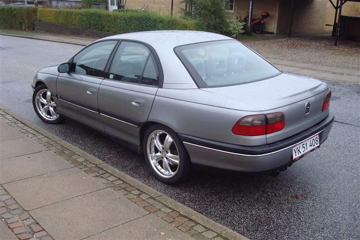 Opel Omega b Solgt billede 2