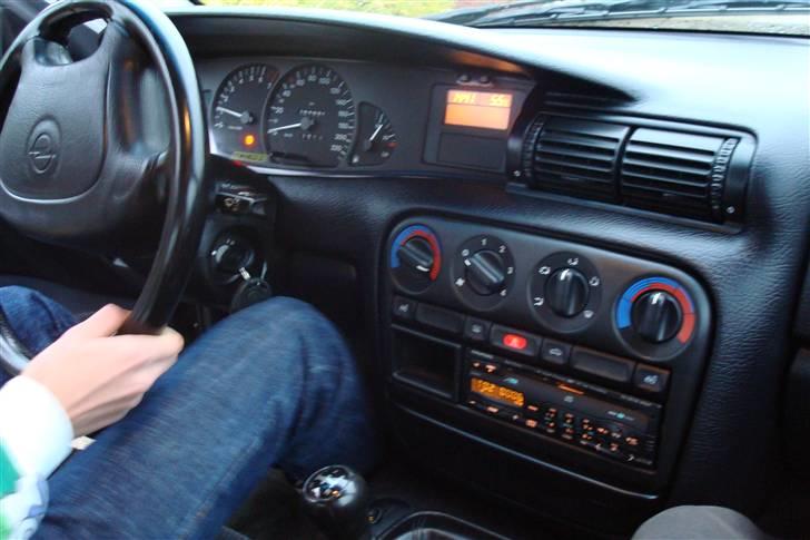 Opel Omega b Solgt billede 11