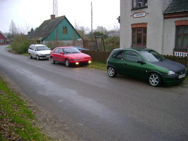 Mazda 323f billede 3