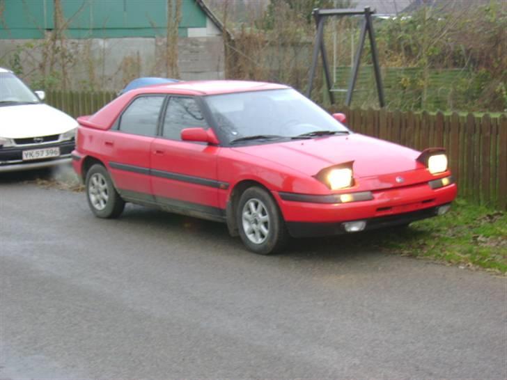 Mazda 323f billede 4