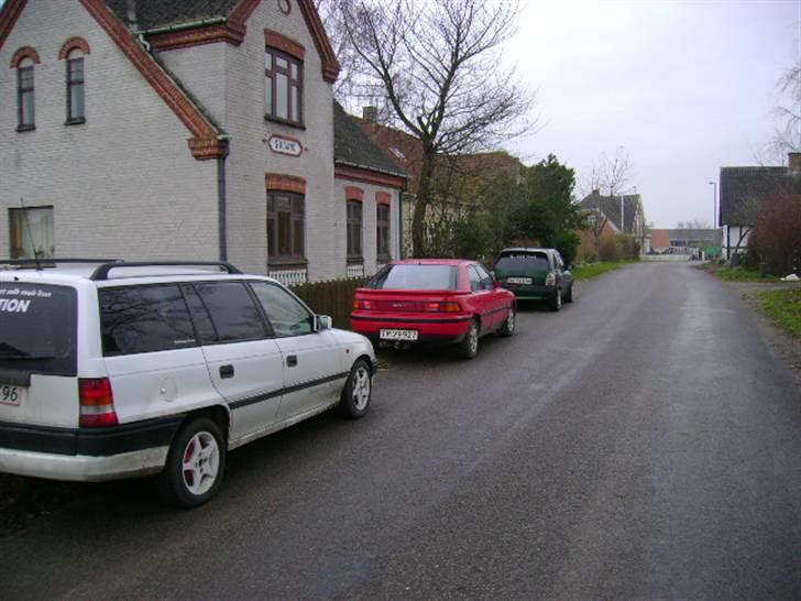 Mazda 323f billede 5