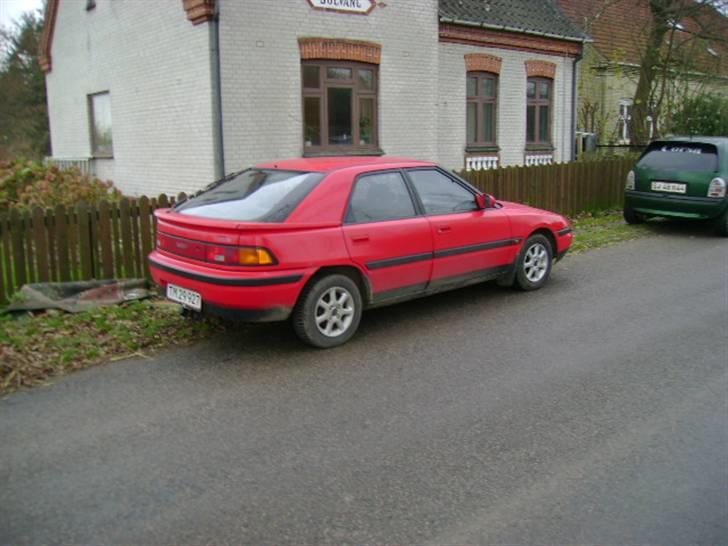 Mazda 323f billede 6
