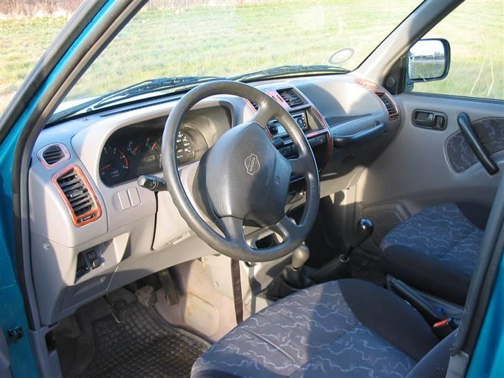 Nissan Terrano 2,7 SR (SOLGT) billede 5