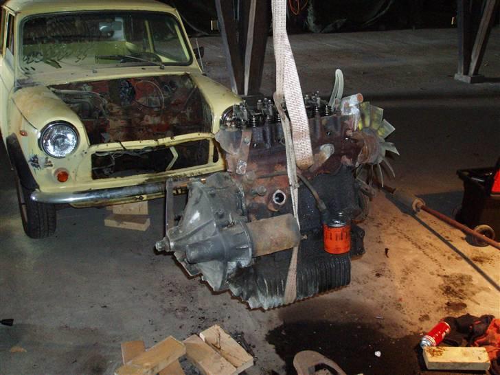 Mini morris 850 cc - moteren før renoveringen billede 2