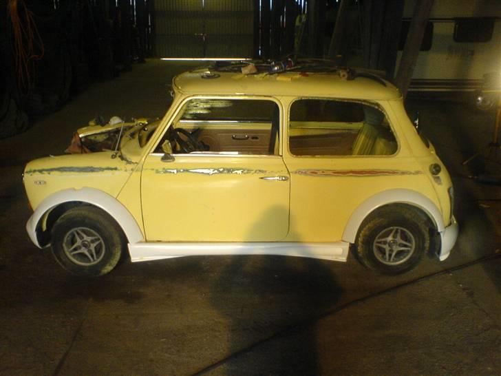 Mini morris 850 cc - bodykittet kun lige sat løst på. for at danne et indtryk. billede 6
