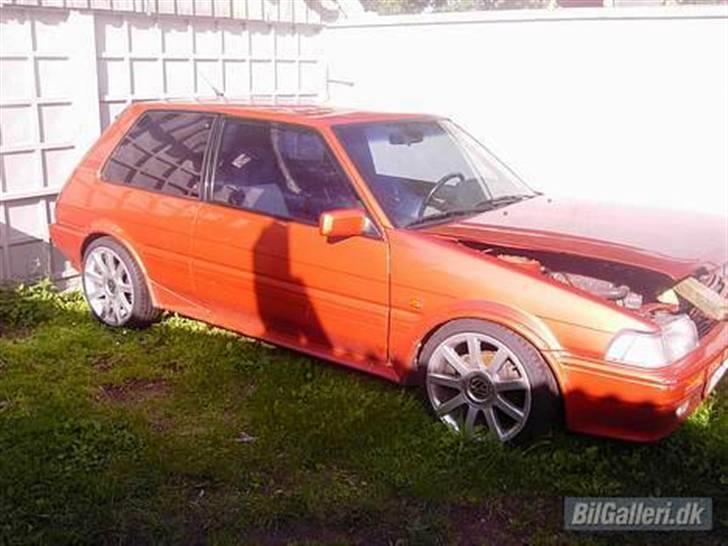 Toyota Corolla gt hugget op billede 1