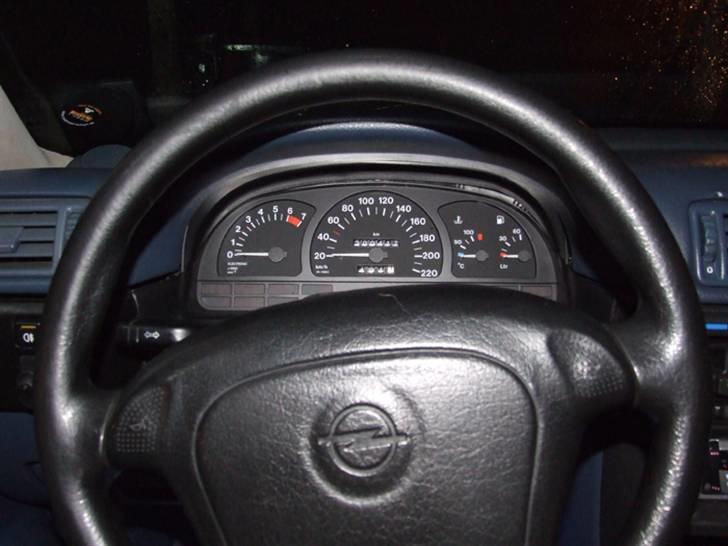 Opel Vectra A *død* billede 8
