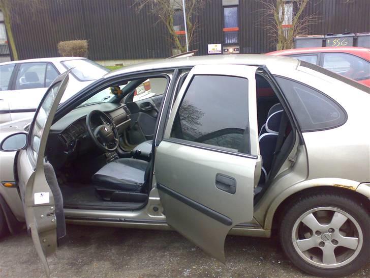 Opel Vectra 1,6 16V***SOLGT*** billede 9
