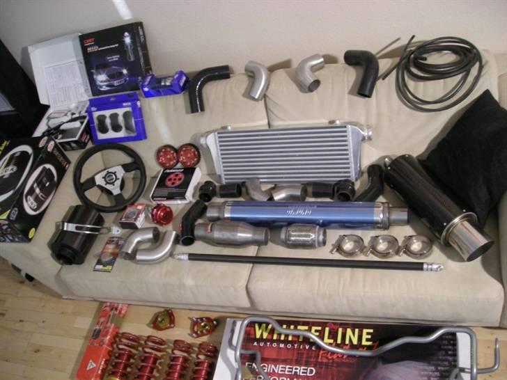 Toyota Corolla GT (Solgt) - Så er der købt lidt ting ind til projektet. (Dette er kun et udsnit af hvad jeg har liggende) ;-) billede 9