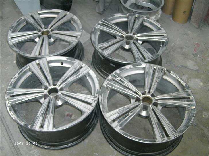 Toyota Celica 1.8 GT ( SMØLFEN ) - fælge før de blev malet billede 19