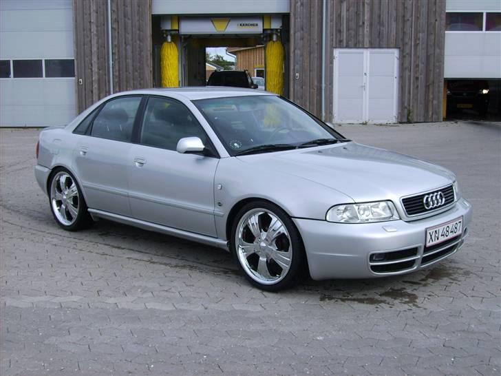 Audi A4 1.6 *Solgt* billede 1