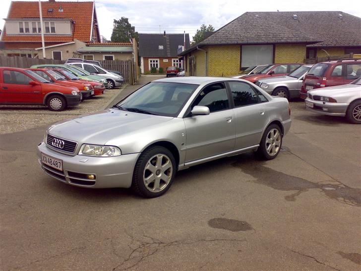 Audi A4 1.6 *Solgt* billede 2