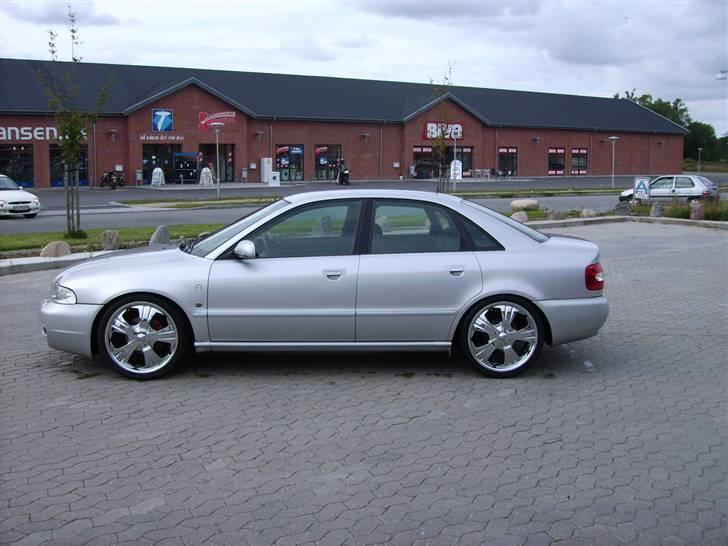 Audi A4 1.6 *Solgt* billede 13