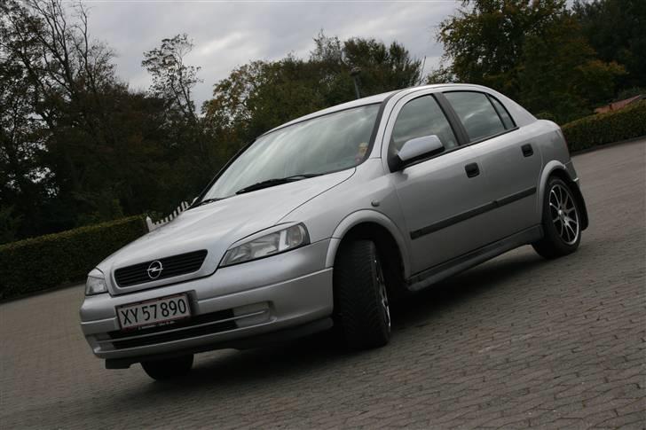Opel Astra 16V billede 1