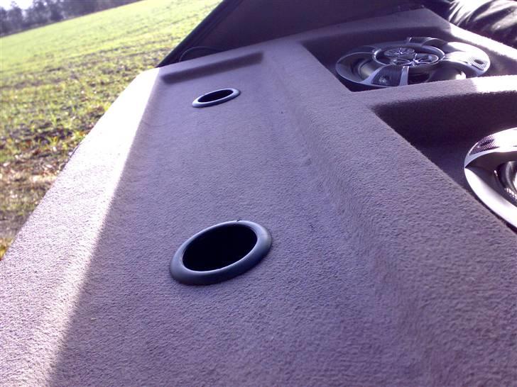 Opel Kadett E CC *DØD* - Til lufttrykket fra bassen . :b billede 18