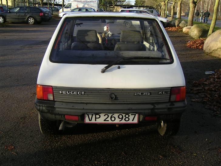 Peugeot 205 1,1 XL (Vinterbil) billede 4