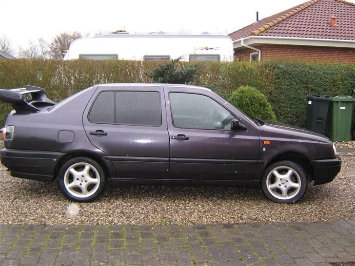 VW Vento 1.8 Cl.+*(SOLGT)*+. billede 3
