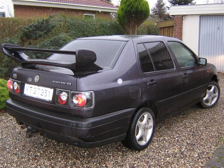 VW Vento 1.8 Cl.+*(SOLGT)*+. billede 4