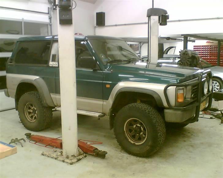Nissan patrol gr 2,8 bortgivet - så kom den endelig på undervognen billede 2