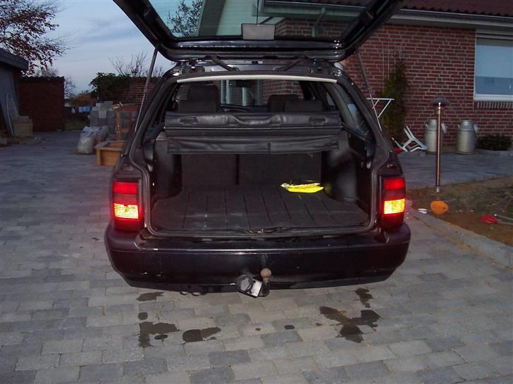 VW Passat 1,9 TDI Court billede 17