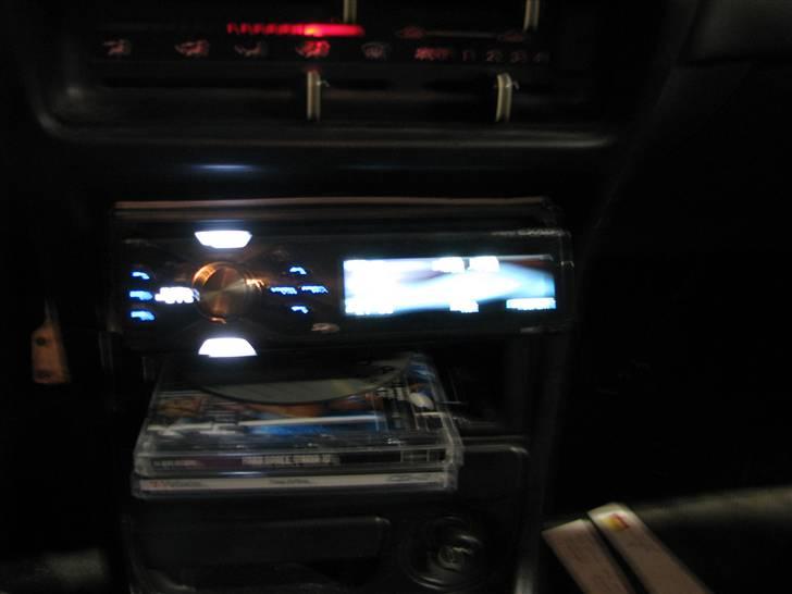 Mazda 323 C. solgt - nyt anlæg billede 16