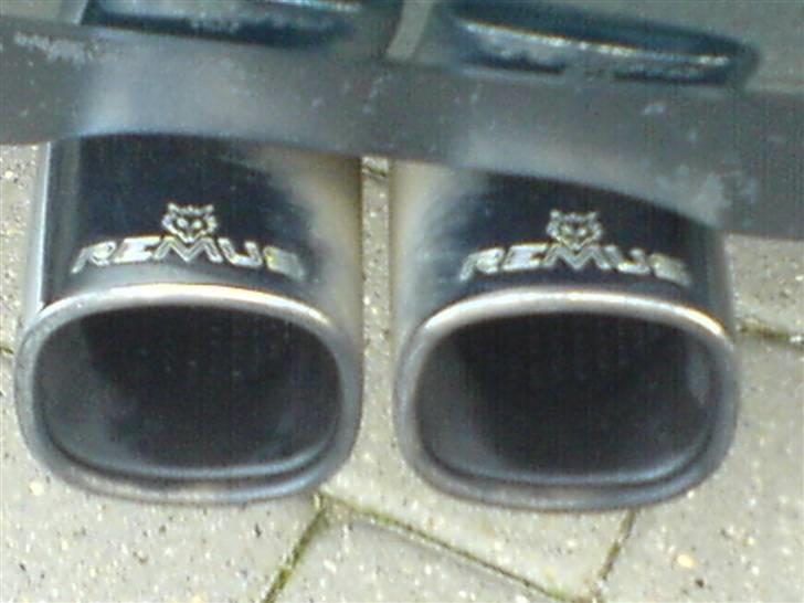 VW Golf III 1,8 CL solgt - remus bagpotte, hvor jeg ´mellempotten er fjernet, så den brøler fint nu billede 5