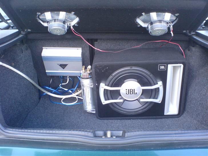 VW Golf III 1,8 CL solgt - mit anlæg består kun af blaupunkt, minus bassen det er JBL 12" billede 8