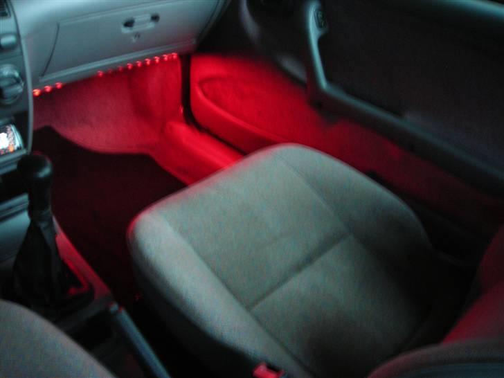 Fiat Punto 1,6 ELX *SOLGT* - Rød diode gulvbelysning (nu fjernet igen) billede 3