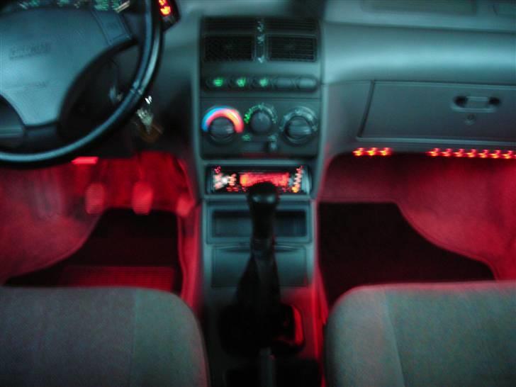 Fiat Punto 1,6 ELX *SOLGT* - Rød diode gulvbelysning (nu fjernet igen) billede 4